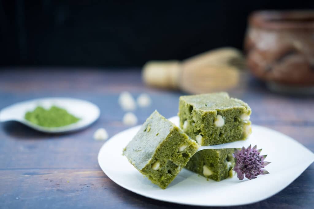 Matcha Kuchen gebacken mit Matcha-Pulver