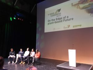 Annelina Waller, Sinah Diepold, Fritz Horstmann und Dennis Michaelis sprechen beim V-Edge-Kongress über ihre Social-Media-Aktivitäten.