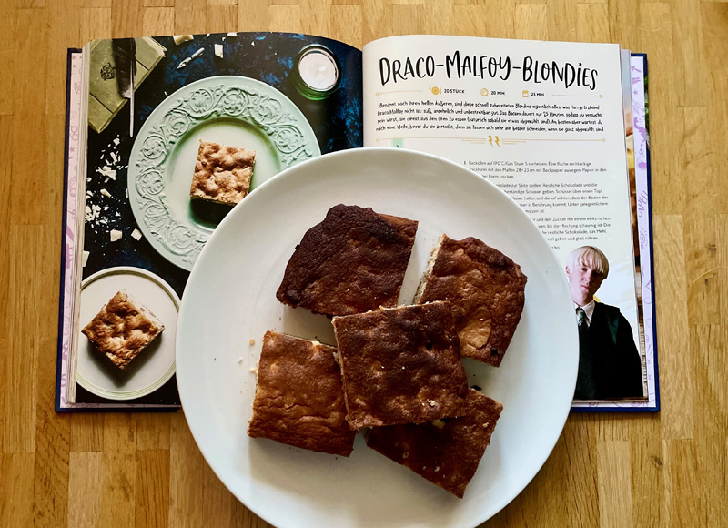 Blondies aus dem Buch „Ein offizielles Harry Potter Kochbuch“ von Joanna Farrow
