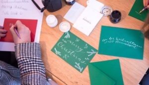Mit Lettering schöne Weihnachtsgrüße erstellen