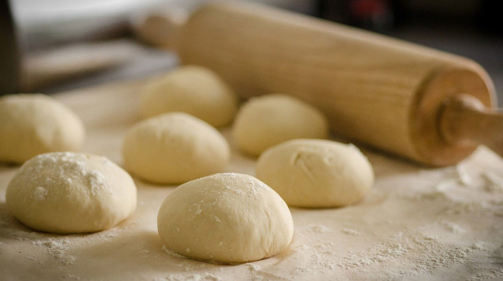 Auf den Teig wird im Kochbuch Pizza-Bibel viel Wert gelegt.